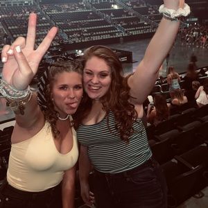 Meet your Posher, Juliana